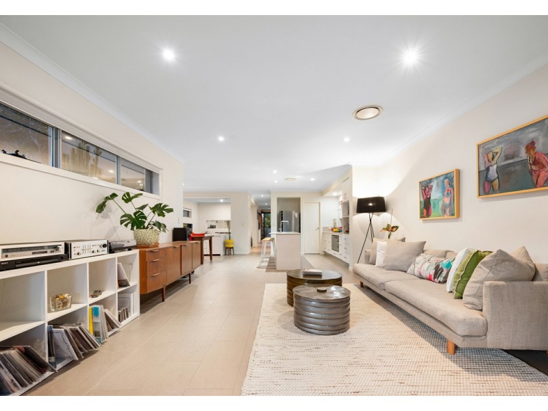 11 Turley Street, Fairfield QLD 4103