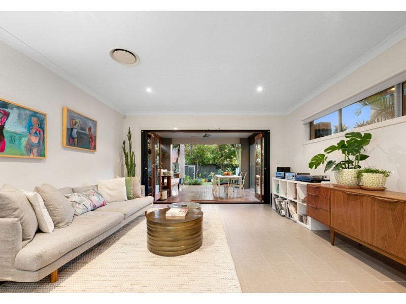 11 Turley Street, Fairfield QLD 4103