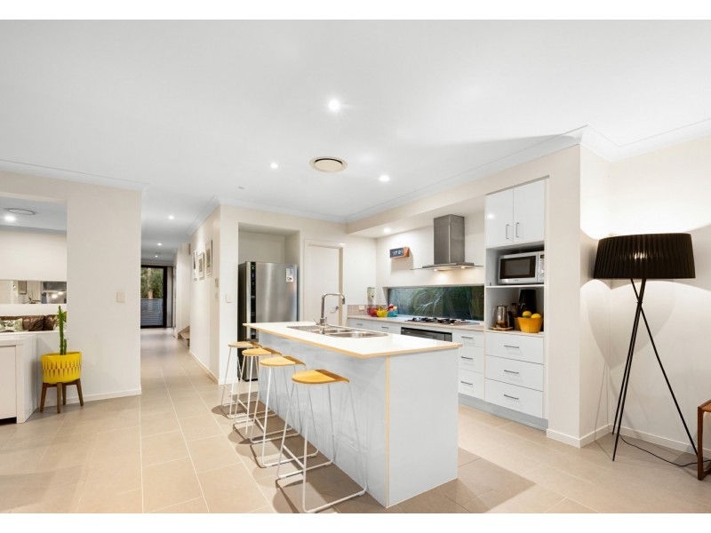 11 Turley Street, Fairfield QLD 4103
