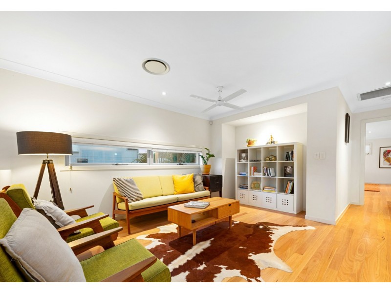 11 Turley Street, Fairfield QLD 4103