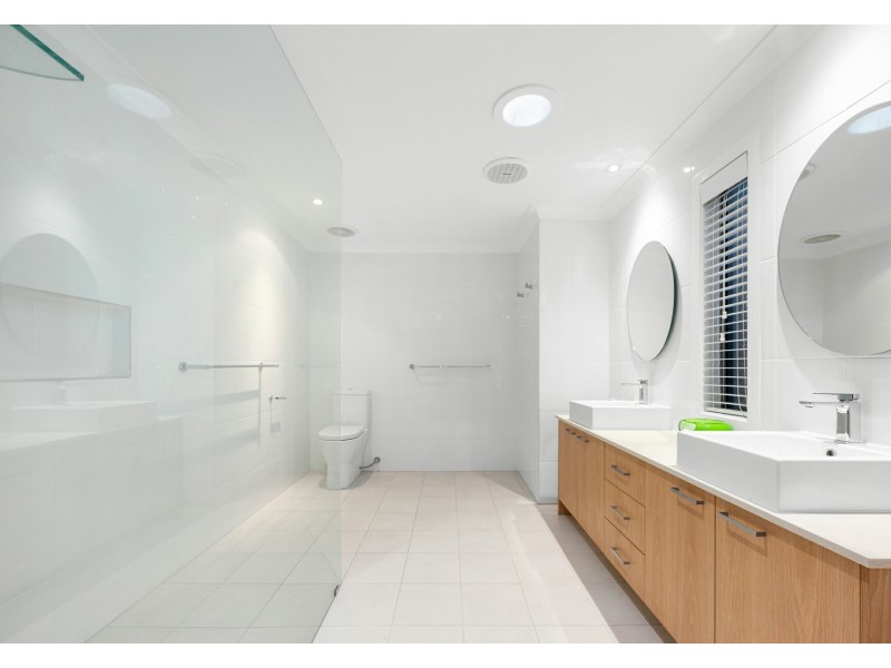 11 Turley Street, Fairfield QLD 4103