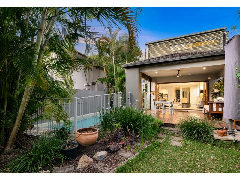 11 Turley Street, Fairfield QLD 4103