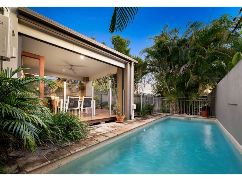 11 Turley Street, Fairfield QLD 4103
