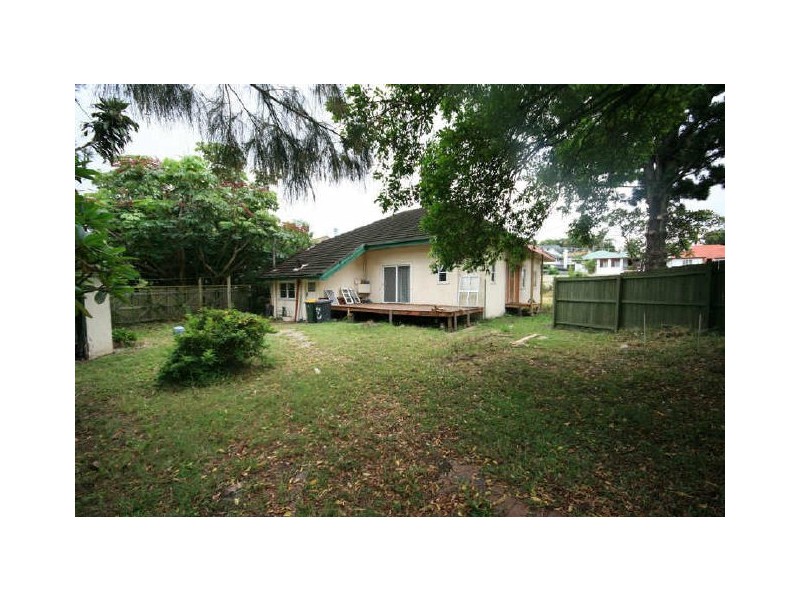 11 Clifton Street, Moorooka QLD 4105