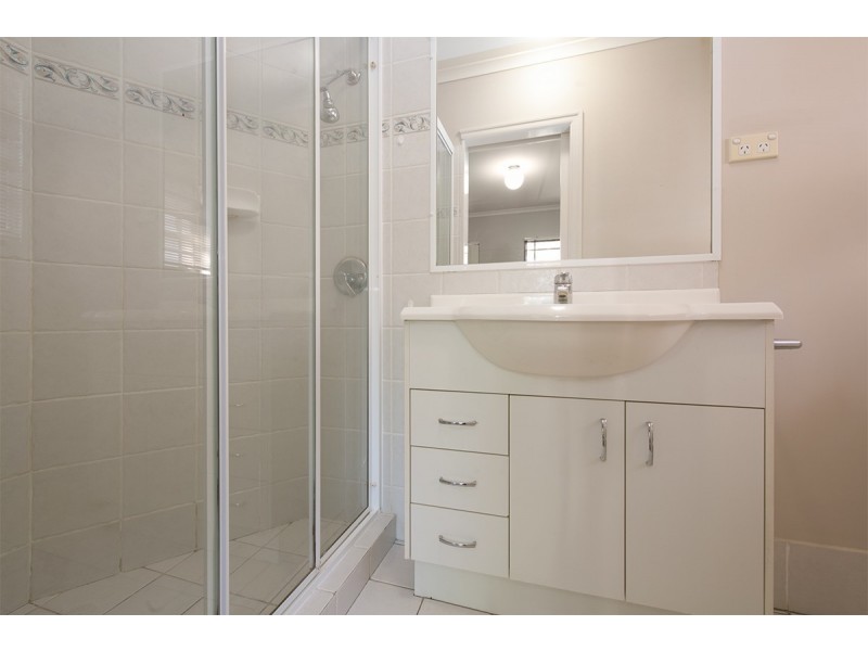 4/127 Macquarie Street, St Lucia QLD 4067