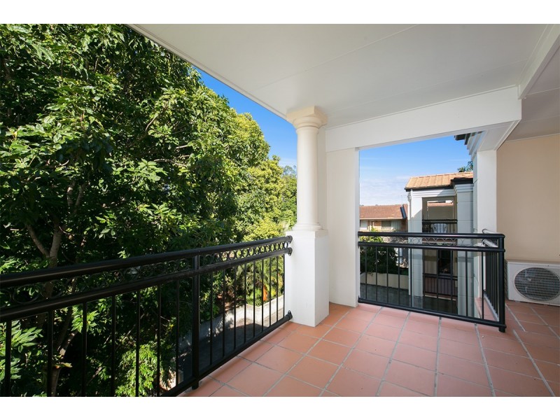 4/127 Macquarie Street, St Lucia QLD 4067