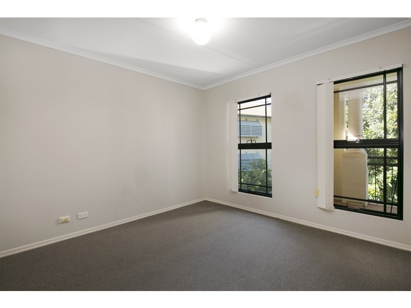 4/127 Macquarie Street, St Lucia QLD 4067