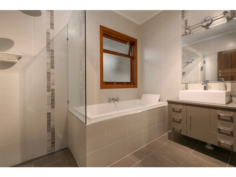 11 Hunter Street, Greenslopes QLD 4120