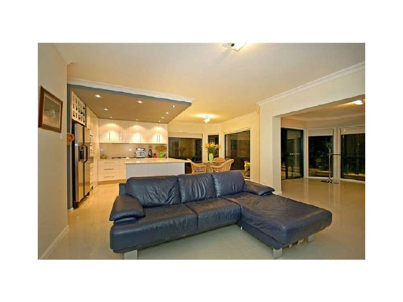 72 Brisbane Corso, Fairfield QLD 4103