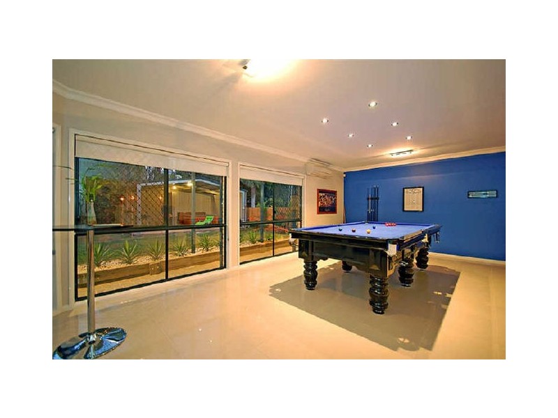 72 Brisbane Corso, Fairfield QLD 4103