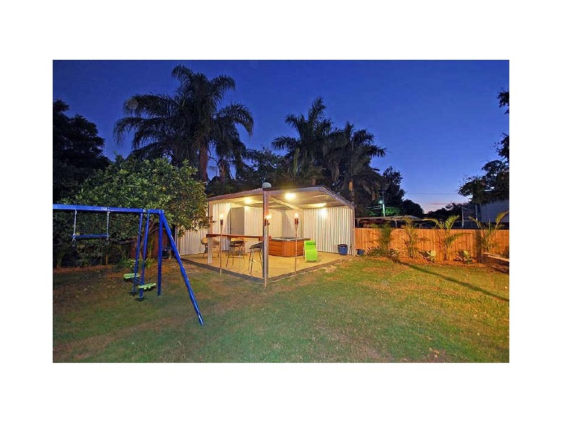 72 Brisbane Corso, Fairfield QLD 4103