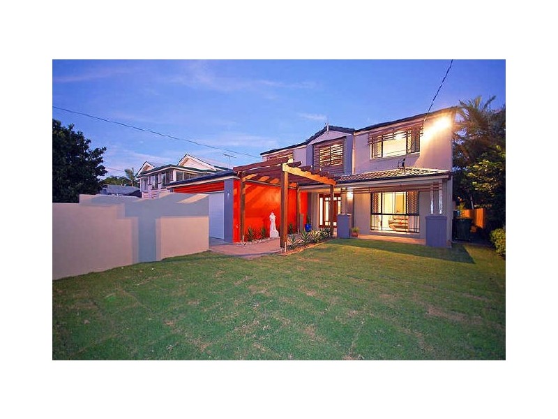 72 Brisbane Corso, Fairfield QLD 4103