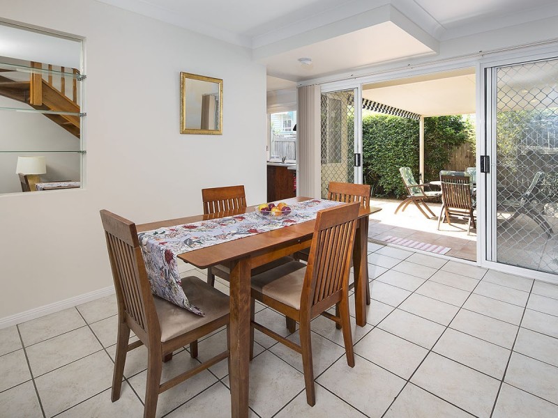 23 Brougham Street, Fairfield QLD 4103