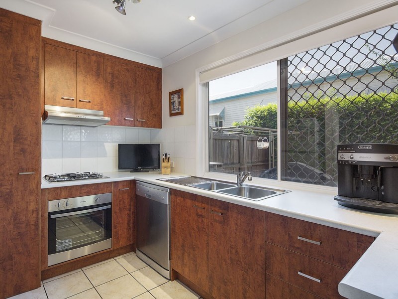 23 Brougham Street, Fairfield QLD 4103