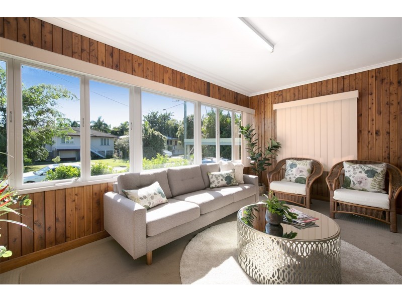 16 Diane Street, Yeronga QLD 4104