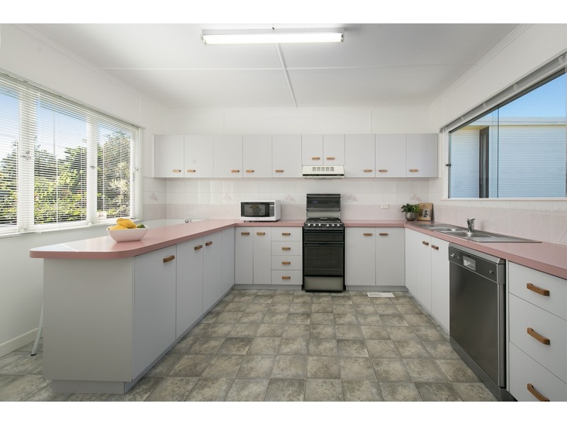 16 Diane Street, Yeronga QLD 4104