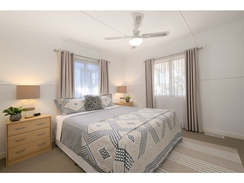 16 Diane Street, Yeronga QLD 4104