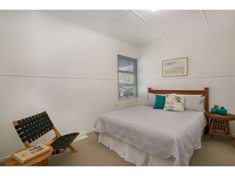 16 Diane Street, Yeronga QLD 4104