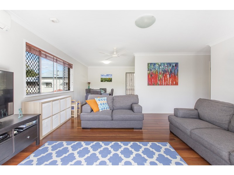 121 Home Street, Fairfield QLD 4103