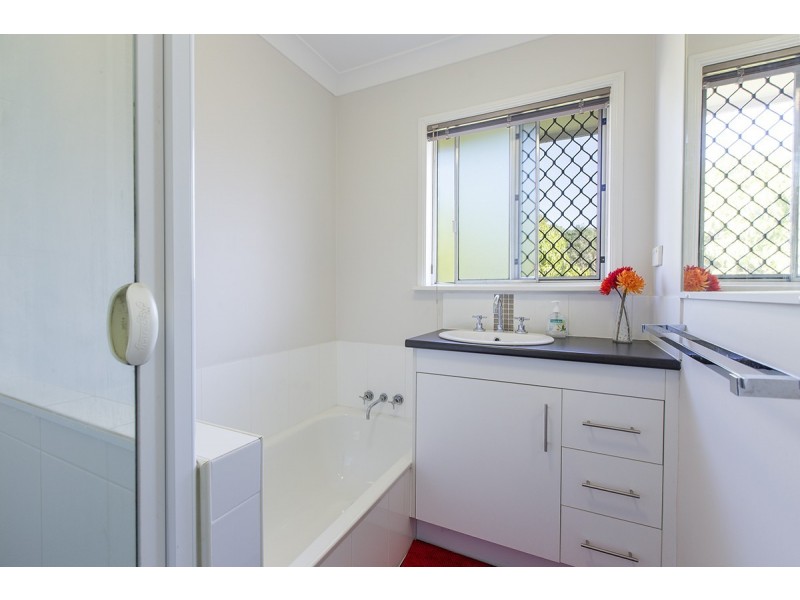 121 Home Street, Fairfield QLD 4103