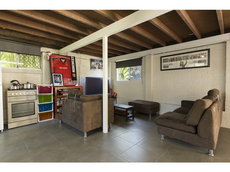 121 Home Street, Fairfield QLD 4103