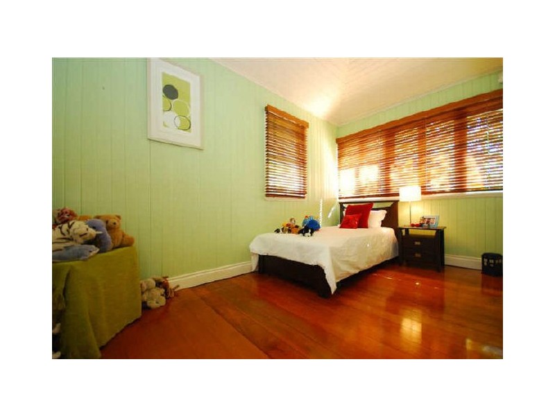 23 Kintore Street, Annerley QLD 4103
