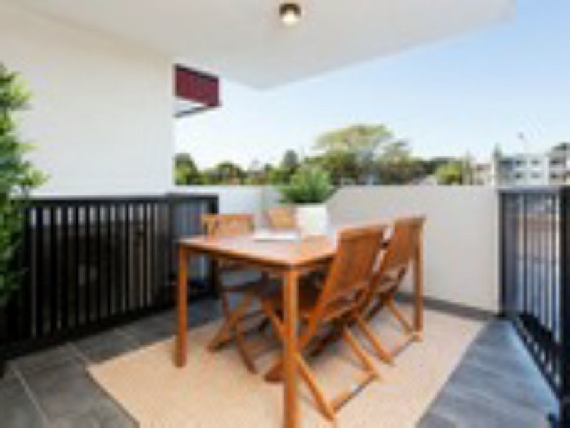 62 Shottery Street, Yeronga QLD 4104