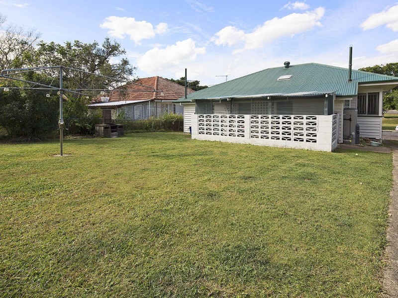 27 Sydney Street, Fairfield QLD 4103