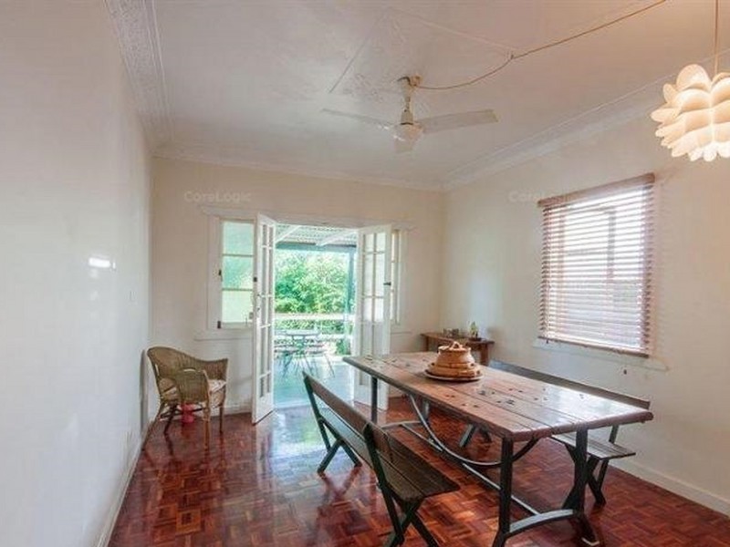 50 Lancelot Street, Tennyson QLD 4105