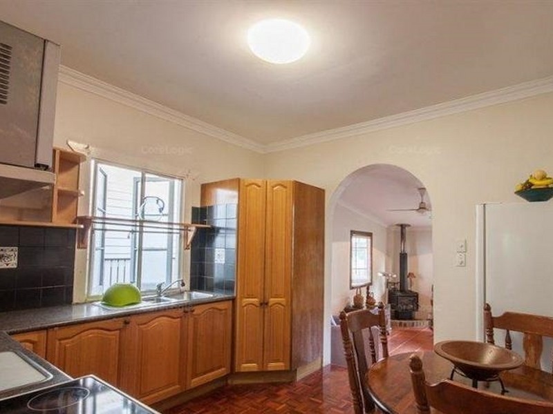 50 Lancelot Street, Tennyson QLD 4105