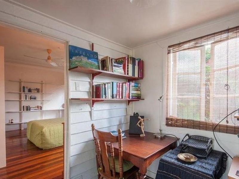 50 Lancelot Street, Tennyson QLD 4105