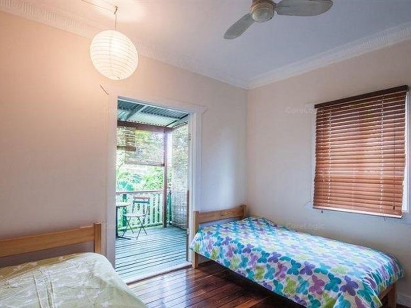 50 Lancelot Street, Tennyson QLD 4105