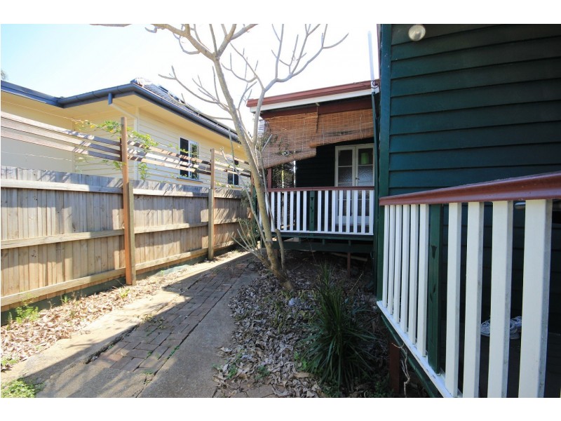 50 Lancelot Street, Tennyson QLD 4105