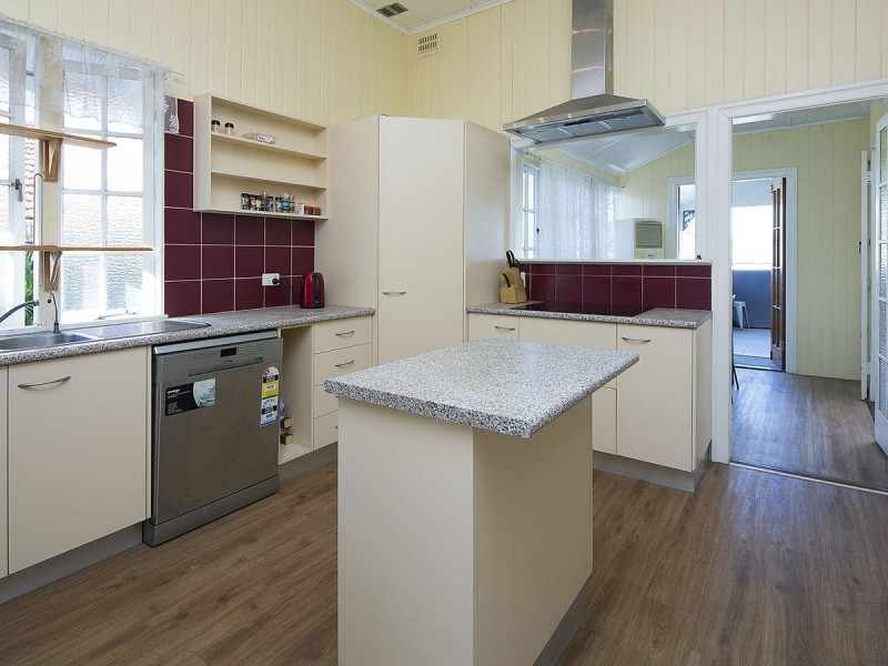 15 Gibson Street, Annerley QLD 4103