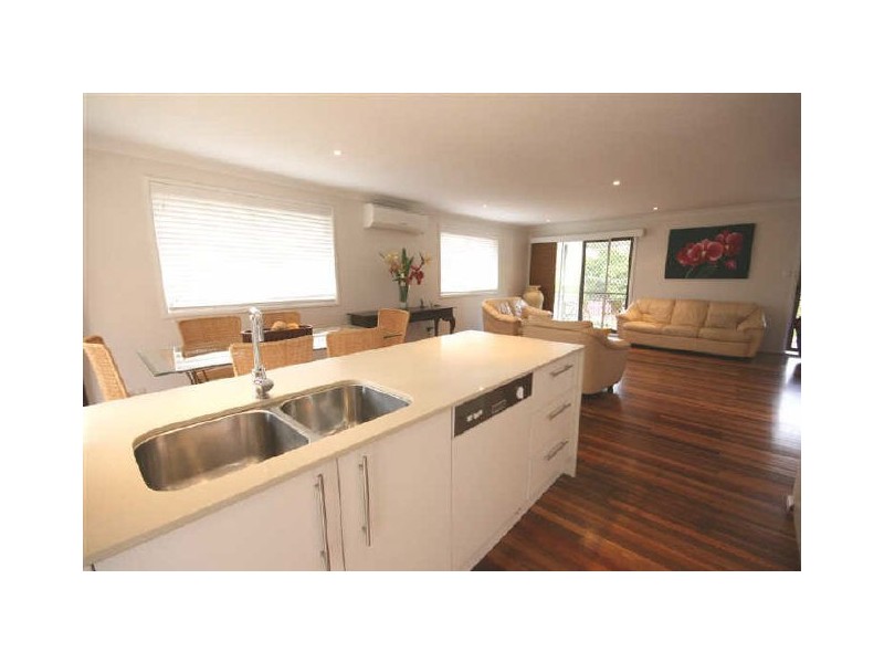 30 Hillock Street, Coorparoo QLD 4151