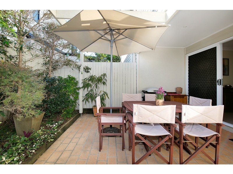 2/117 Ekibin Road, Annerley QLD 4103