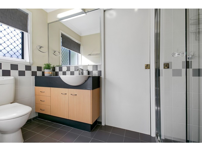 2/117 Ekibin Road, Annerley QLD 4103