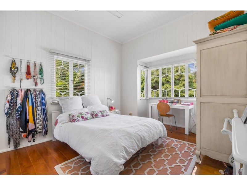 16 Wattle Avenue, Yeerongpilly QLD 4105