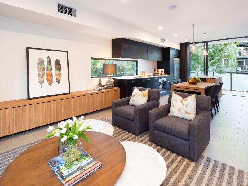 2/37 Latimer Street, Holland Park QLD 4121