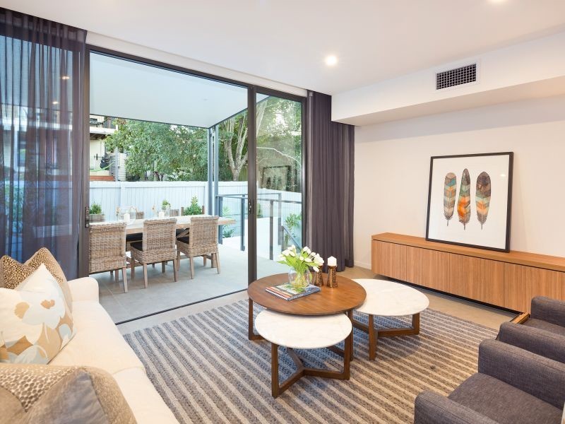 2/37 Latimer Street, Holland Park QLD 4121