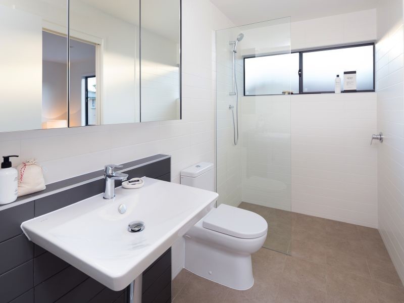 2/37 Latimer Street, Holland Park QLD 4121
