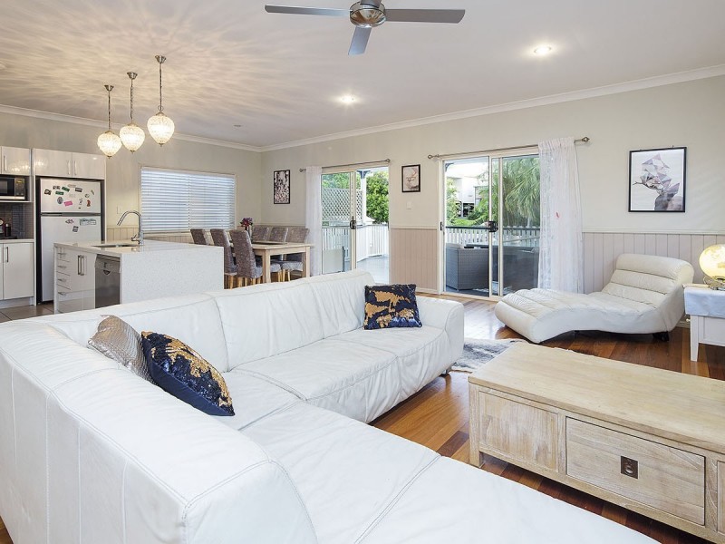 23 Frank Street, Norman Park QLD 4170