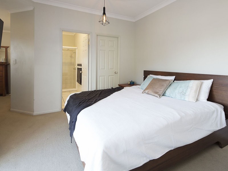 23 Frank Street, Norman Park QLD 4170