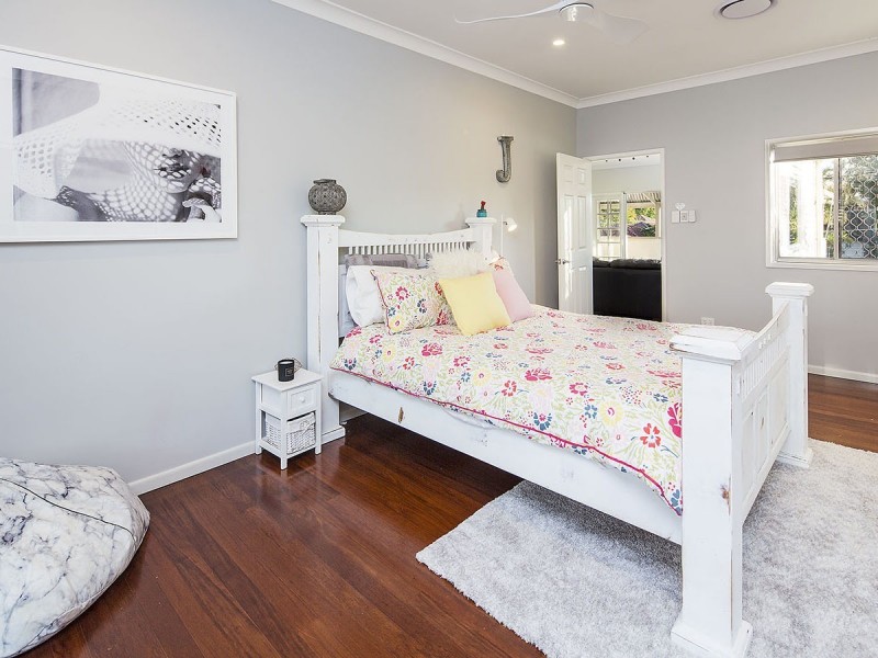 127 Victoria Street, Fairfield QLD 4103