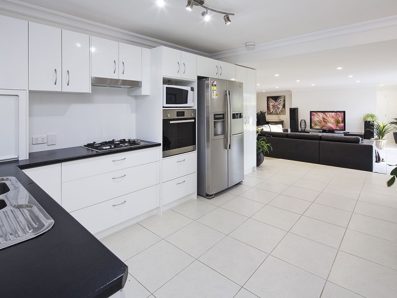 127 Victoria Street, Fairfield QLD 4103