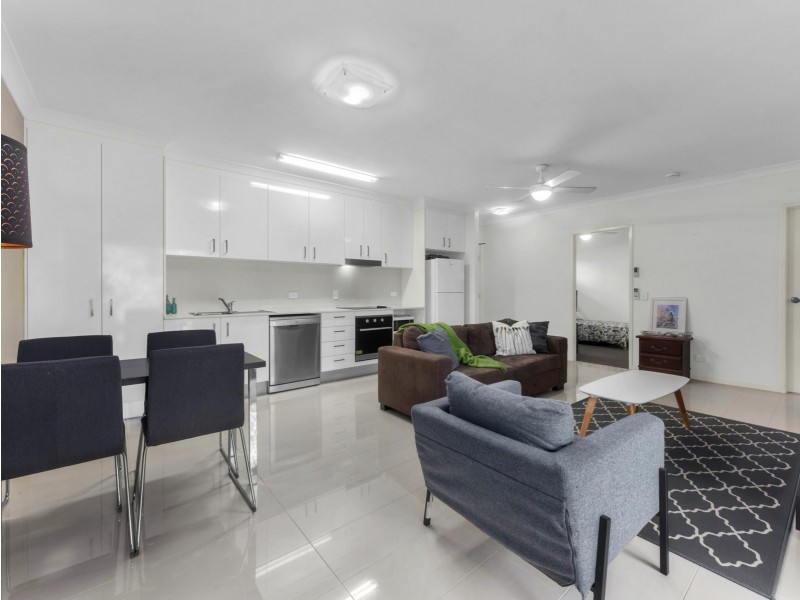 2/15 Lagonda Street, Annerley QLD 4103