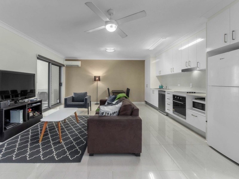 2/15 Lagonda Street, Annerley QLD 4103