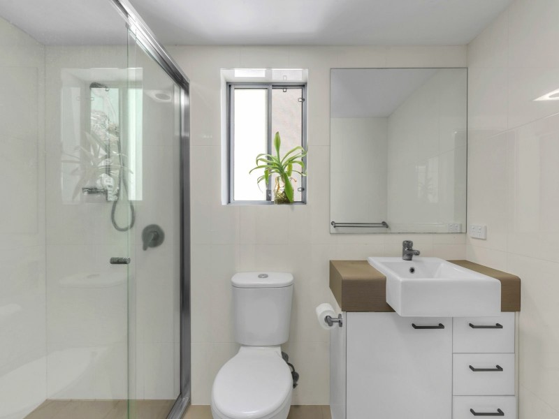 2/15 Lagonda Street, Annerley QLD 4103