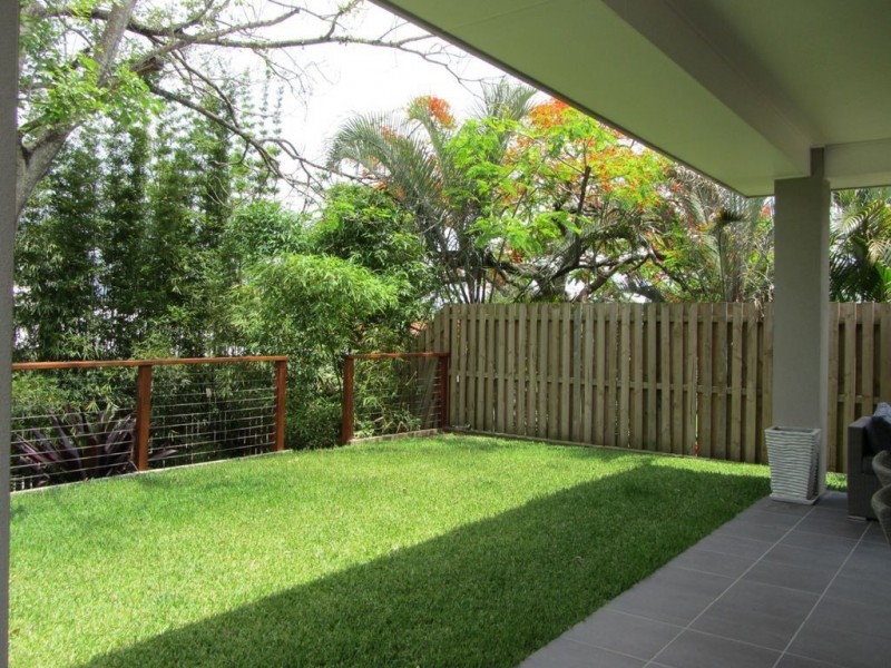 65 Newcastle Street, Fairfield QLD 4103