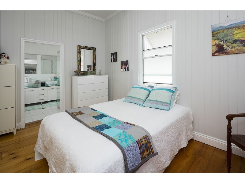 46 School Road, Yeronga QLD 4104